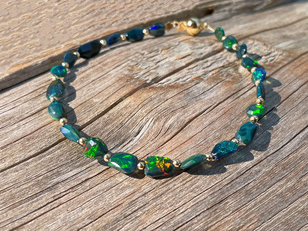 14k Gold Faceted Black Opal Bracelet ❤️ - Biographie