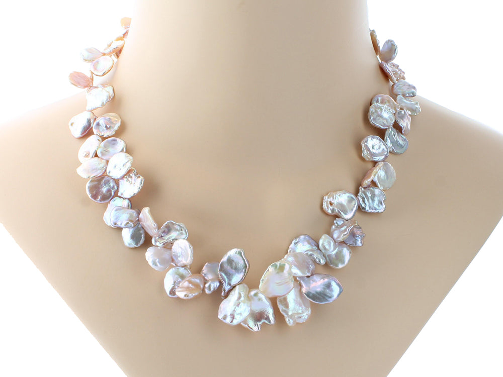 Triple pearl necklace and lavender color... - Stock Illustration [74698863]  - PIXTA
